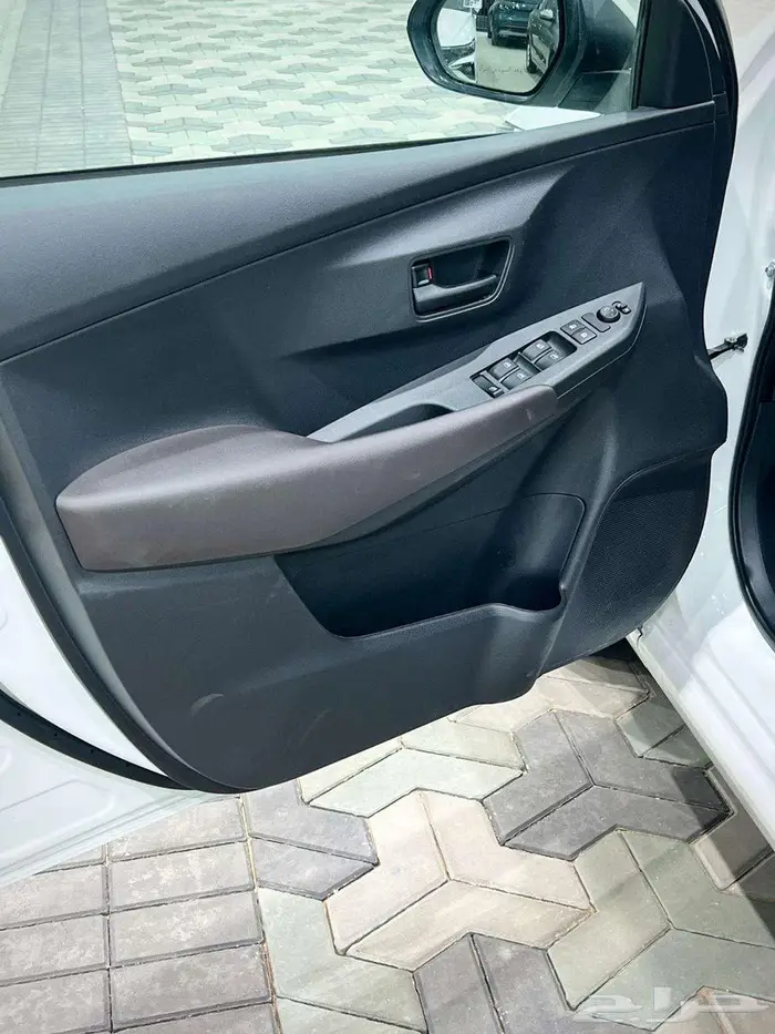 تويوتا يارس Y بلس موديل 2026 كاش و اقساط 18