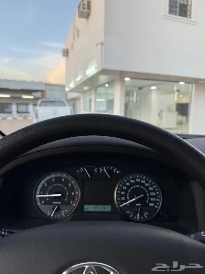 لاند كروزر GX مخزن 2010 بريمي أسبير علاق عداد 47000 كم 6