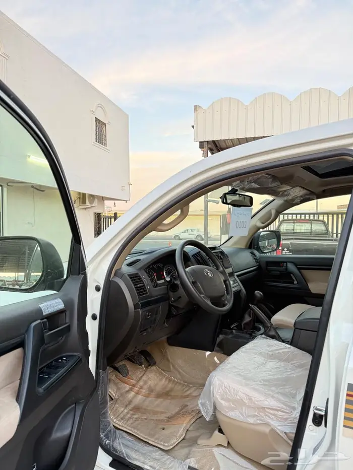 لاند كروزر GX مخزن 2010 بريمي أسبير علاق عداد 47000 كم 8