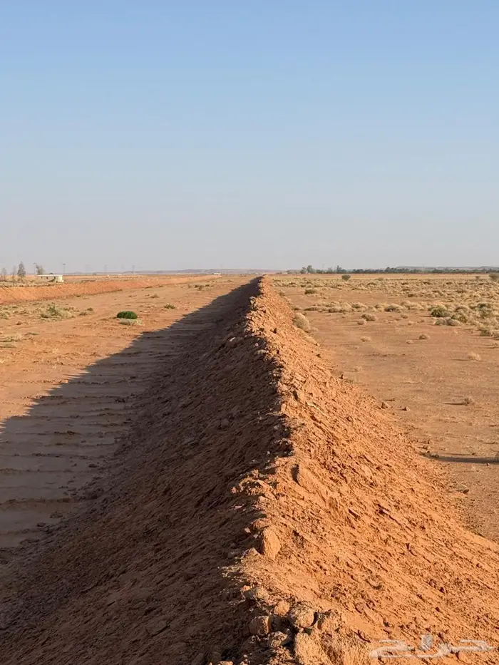 لوبد شيول قلابات بوكلين قريدر جي سي بي 3