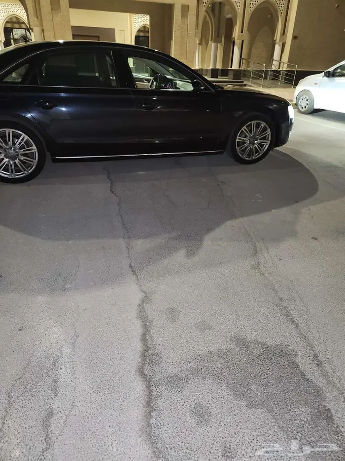 سيارة اودي A8 5