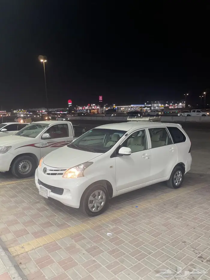 للبيع تيوتاء افانزا 2015 1