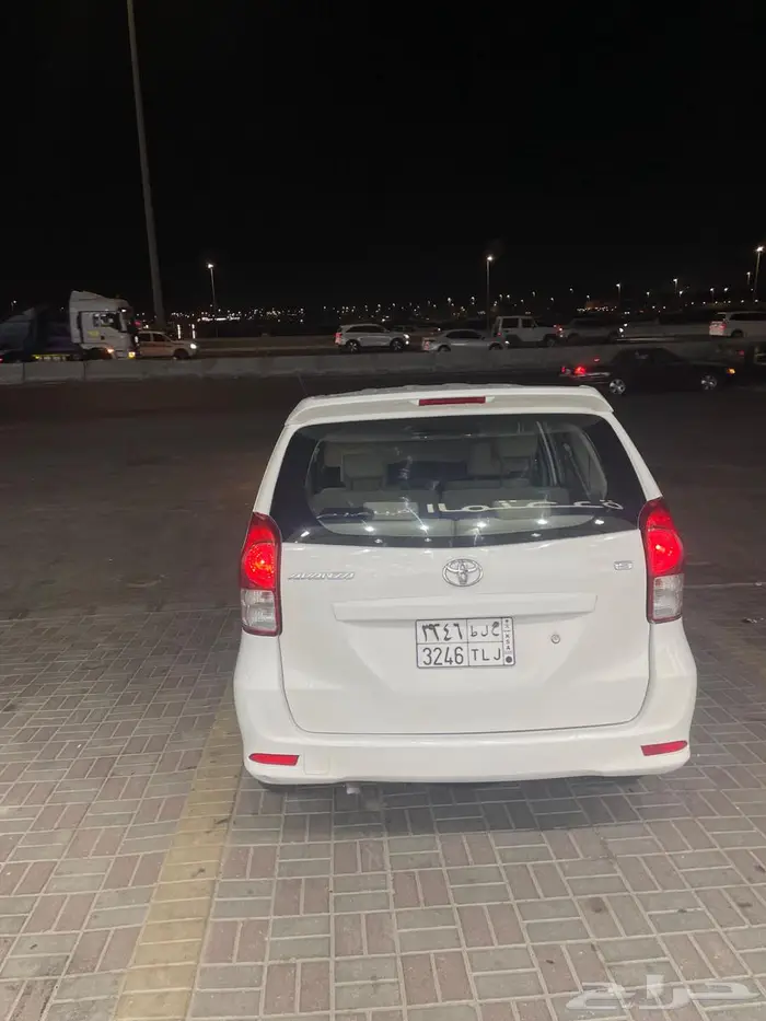 للبيع تيوتاء افانزا 2015 4