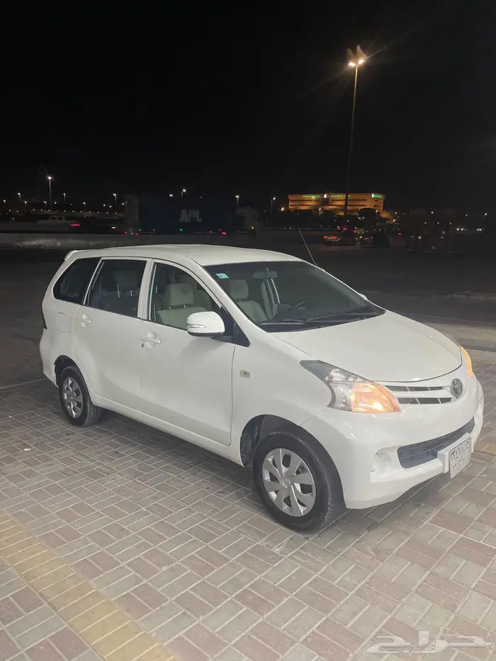 للبيع تيوتاء افانزا 2015 0