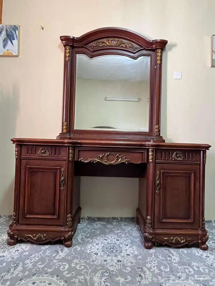 غرفة نوم كامله خشب طبيعي بحالة ممتازة 1