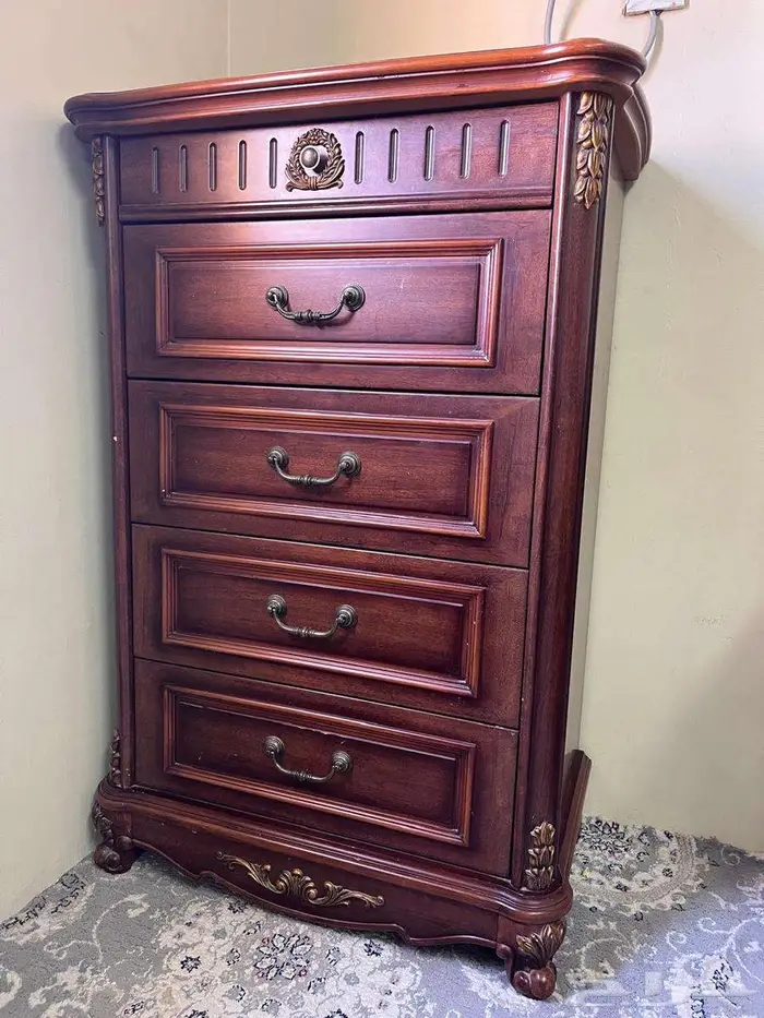 غرفة نوم كامله خشب طبيعي بحالة ممتازة 3