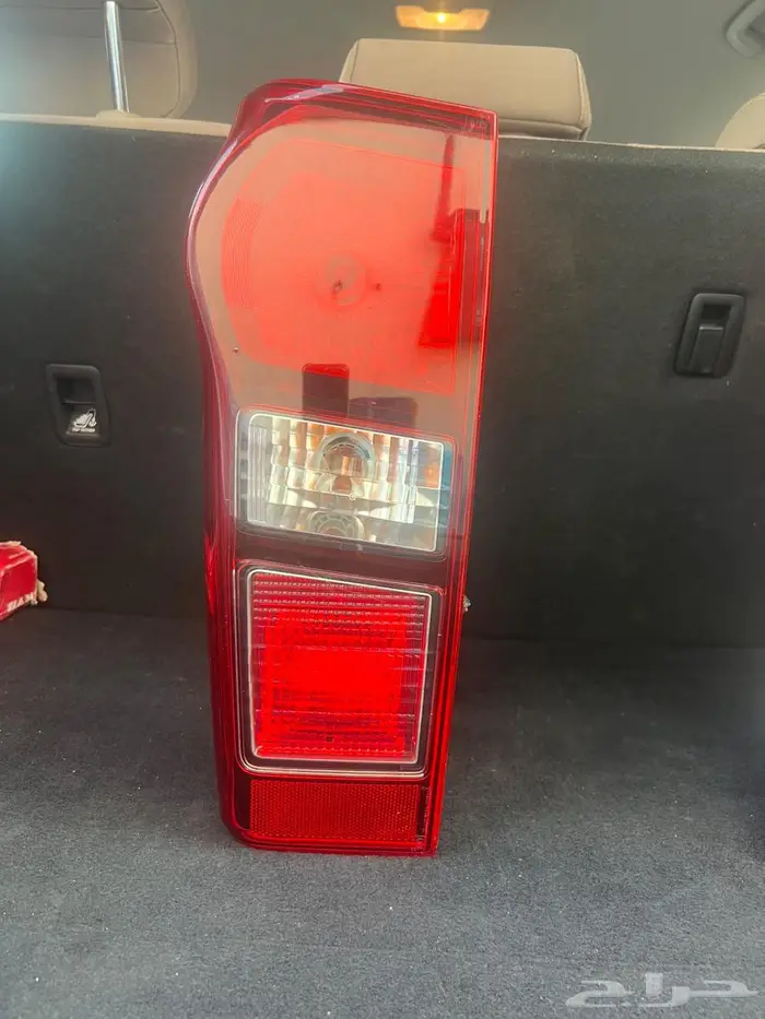 للبيع اصطبات خلفيه ايسوزو ديماكس 2021 2