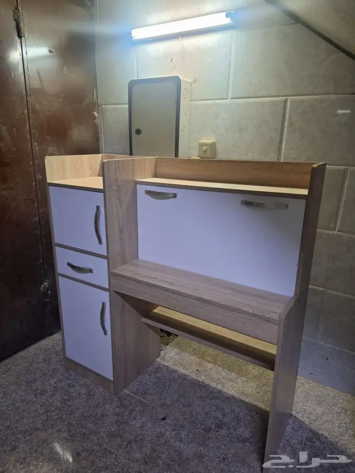 للبيع طاولة 0