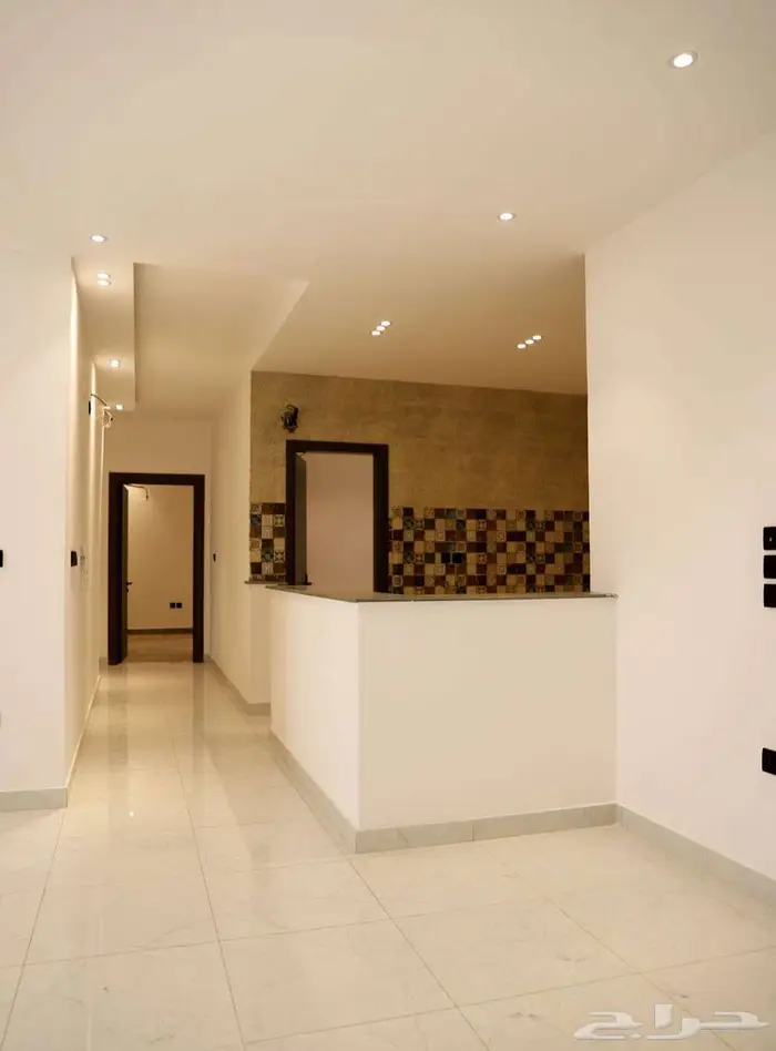 شقة فاخرة للبيع حي البوادي 9