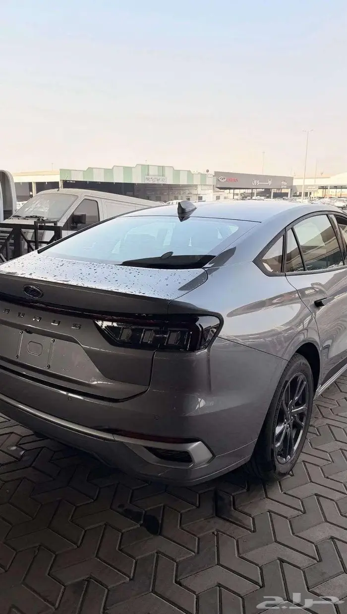 فورد تورس ترند 2025 3