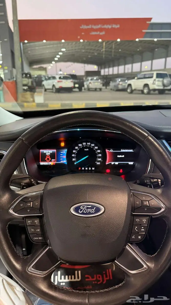 فورد تورس 2022 عداد 53000 استاندر اسود 3