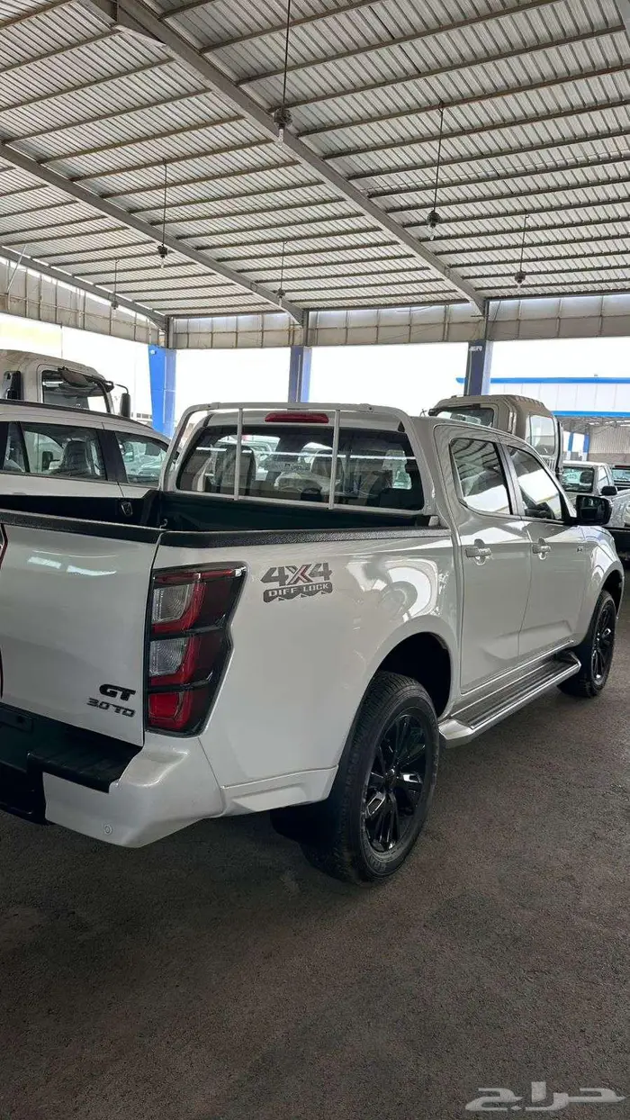 ايسوزو ديماكس غمارتين GT موديل 2025 فل بصمة 5