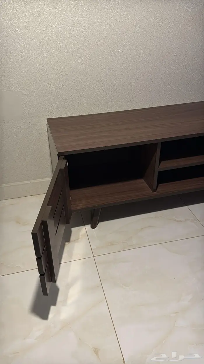 طاولة تلفزيون 1