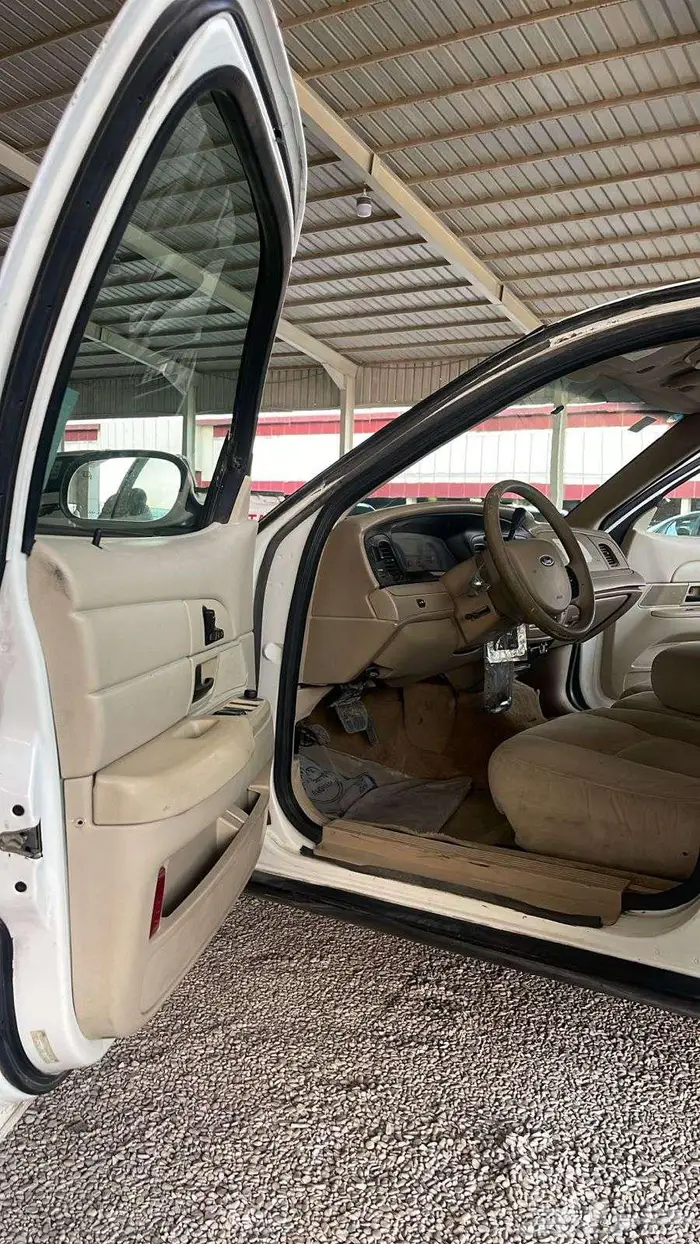 فورد فكتوريا 2011 5