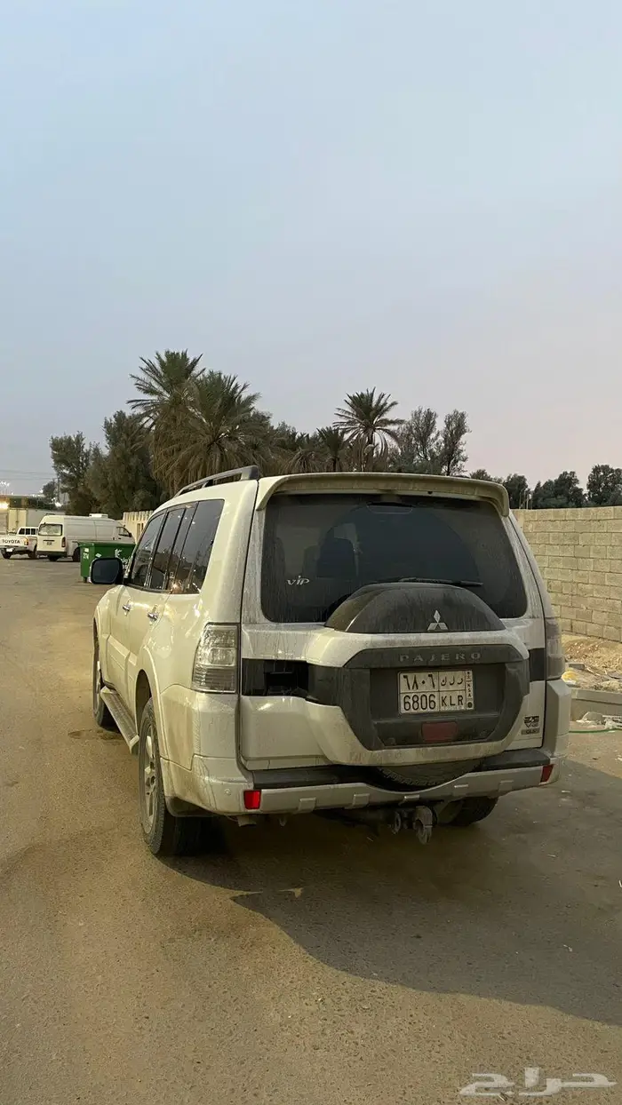 للبيع باجيرو 2017 ابيض بنزين 2