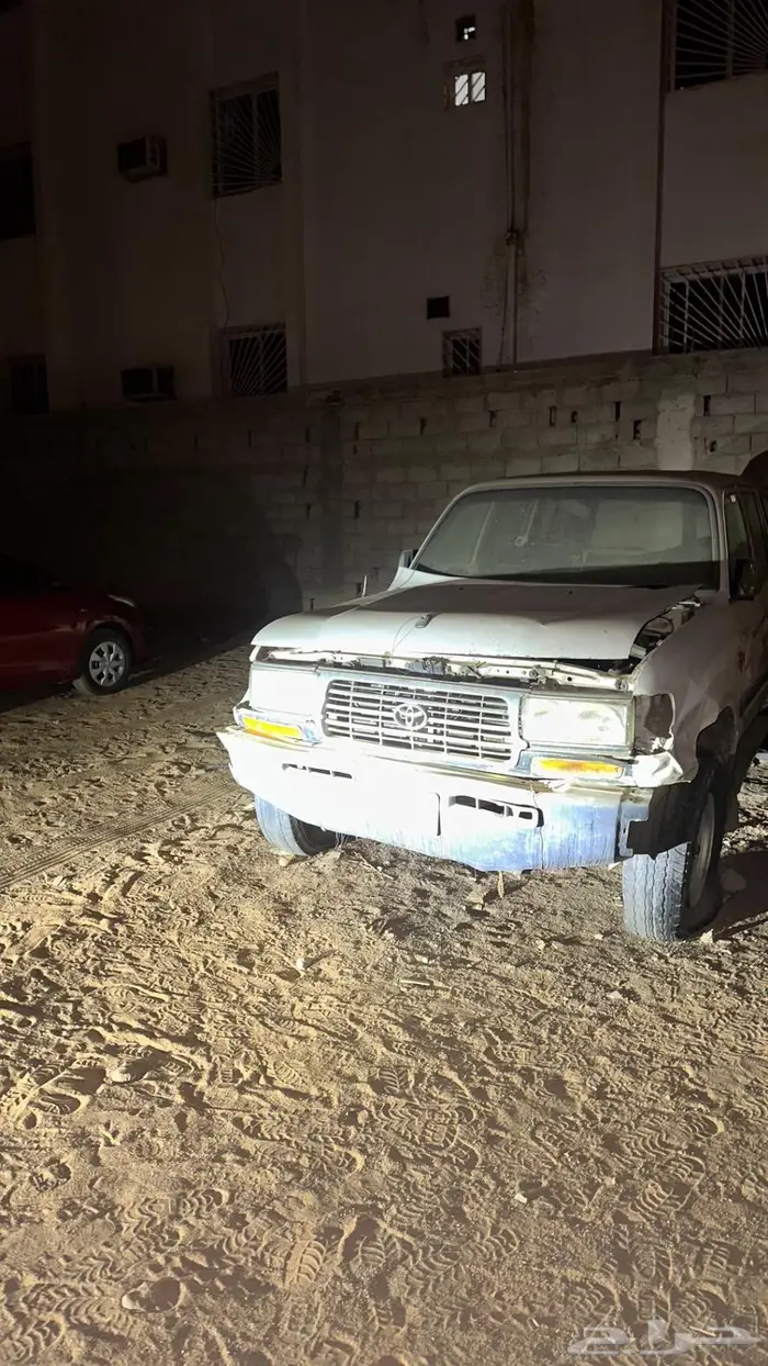 جيب صالون 97 يحمل لوحة مميزة 1