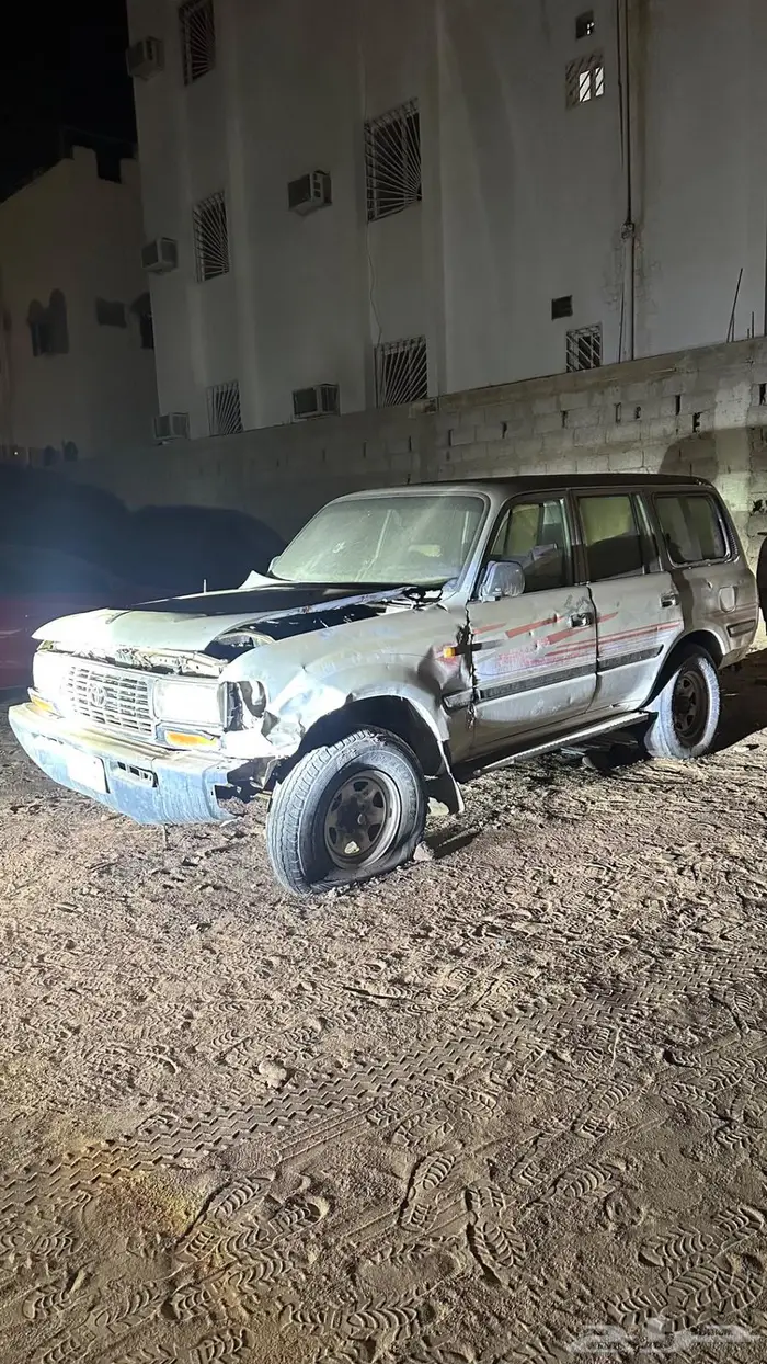 جيب صالون 97 يحمل لوحة مميزة 3