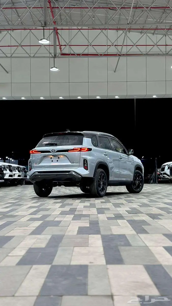 تويوتا اوربان 2026 8