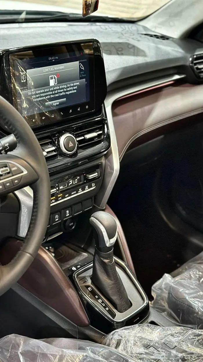 تويوتا اوربان 2026 2