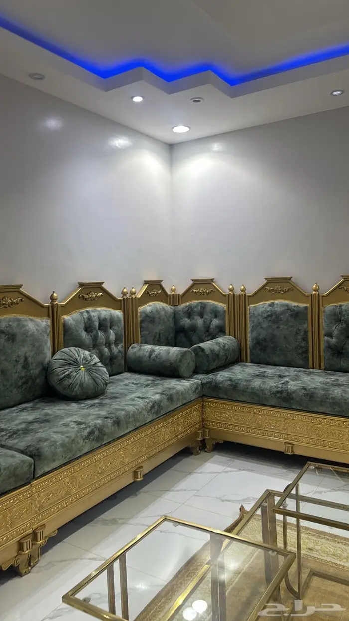 كنب فاخر مستعمل للبيع 0