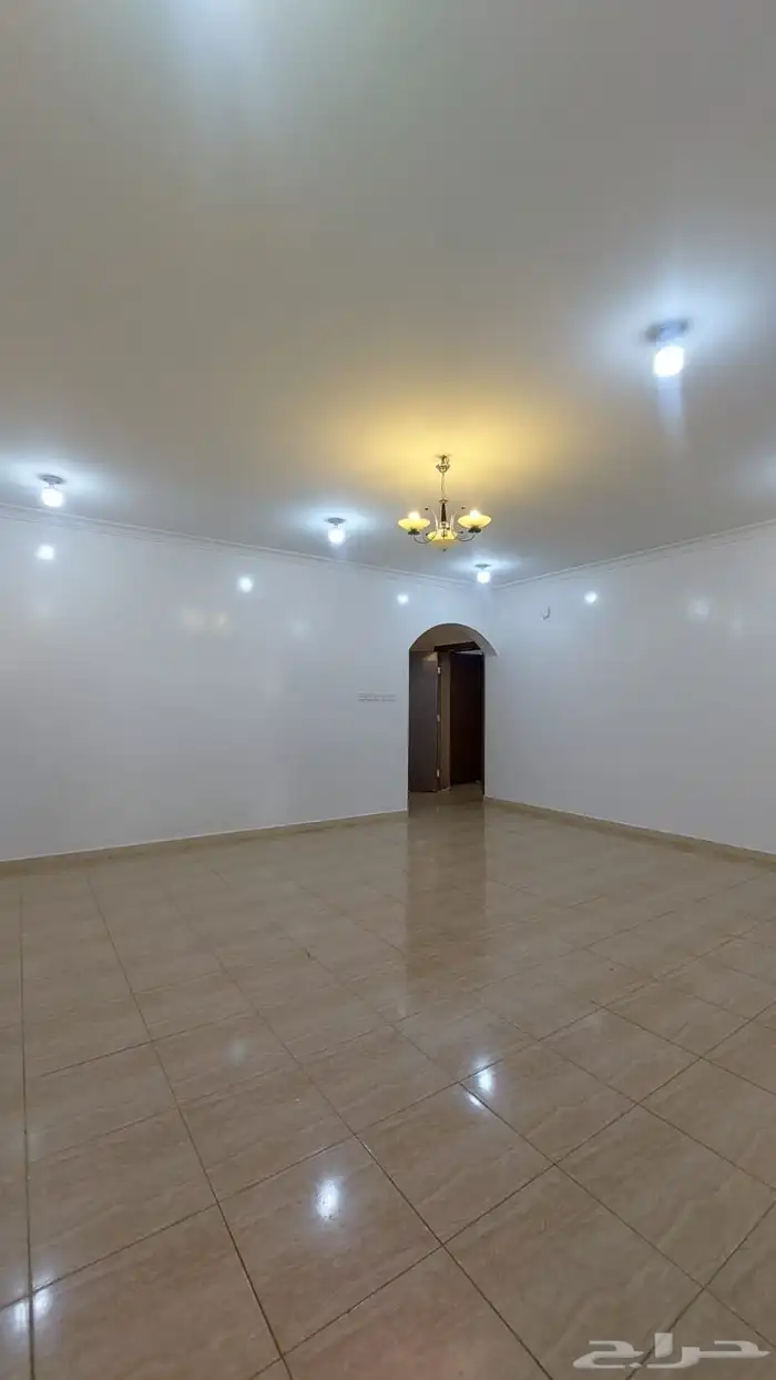 للايجار شقه علوي بالرصف مدخل مشترك 1