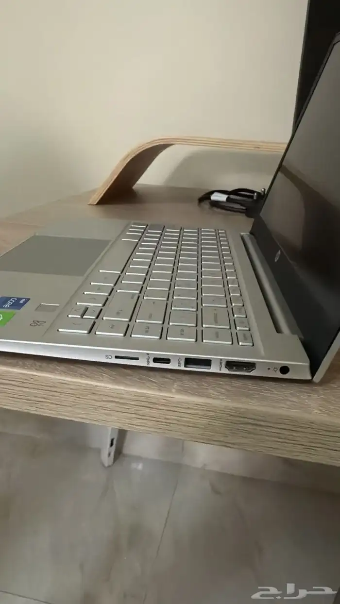 لابتوب hp للبيع و شاشة سامسونق للبيع 4