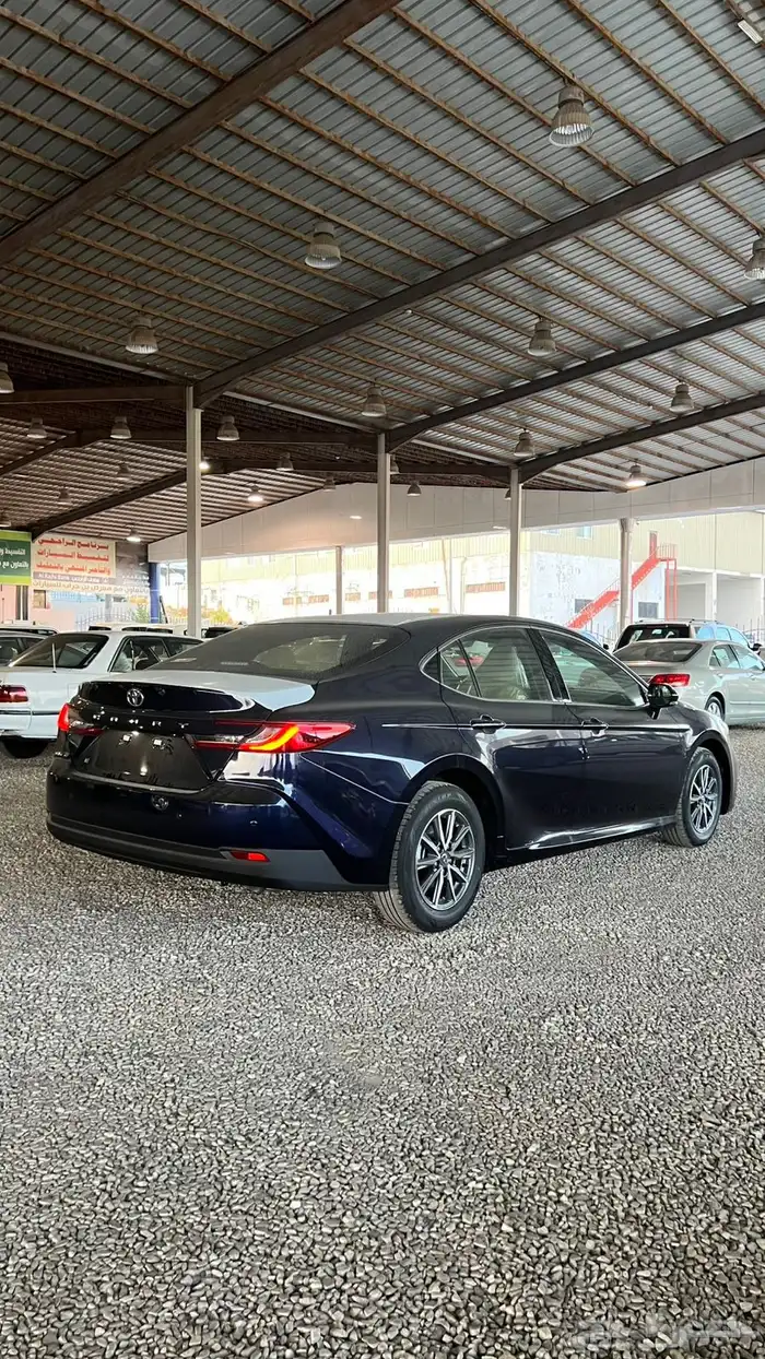 كامري 2025 بنزين E سعودي كحلي 3