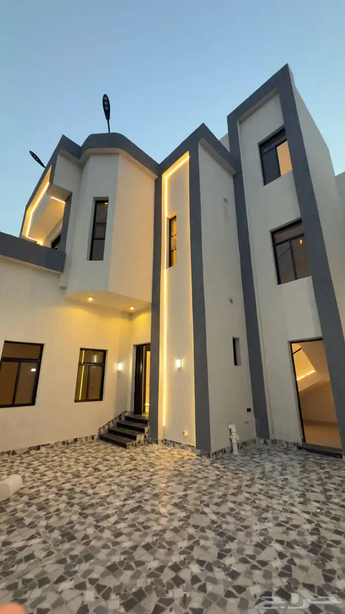 فلة للبيع جديدة الموقع محافظة بحرة 3