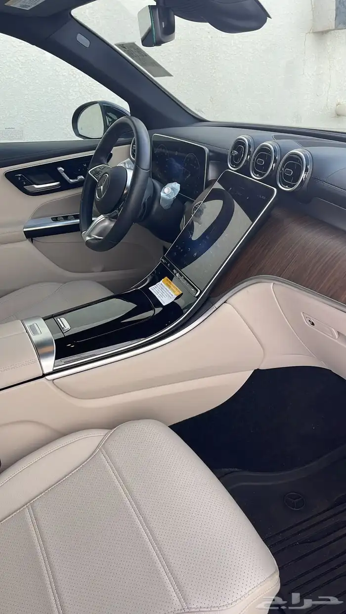 مرسيدس GLC300 موديل2024 6