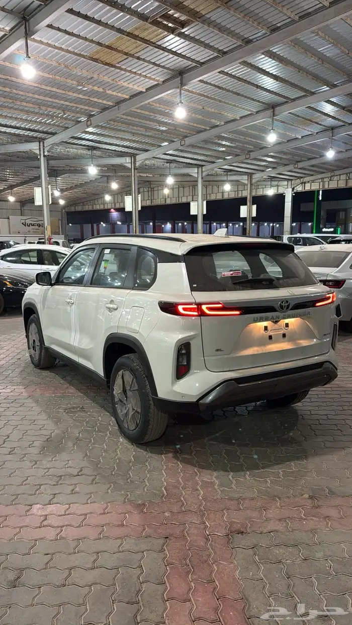 تويوتا اوربان GL 8