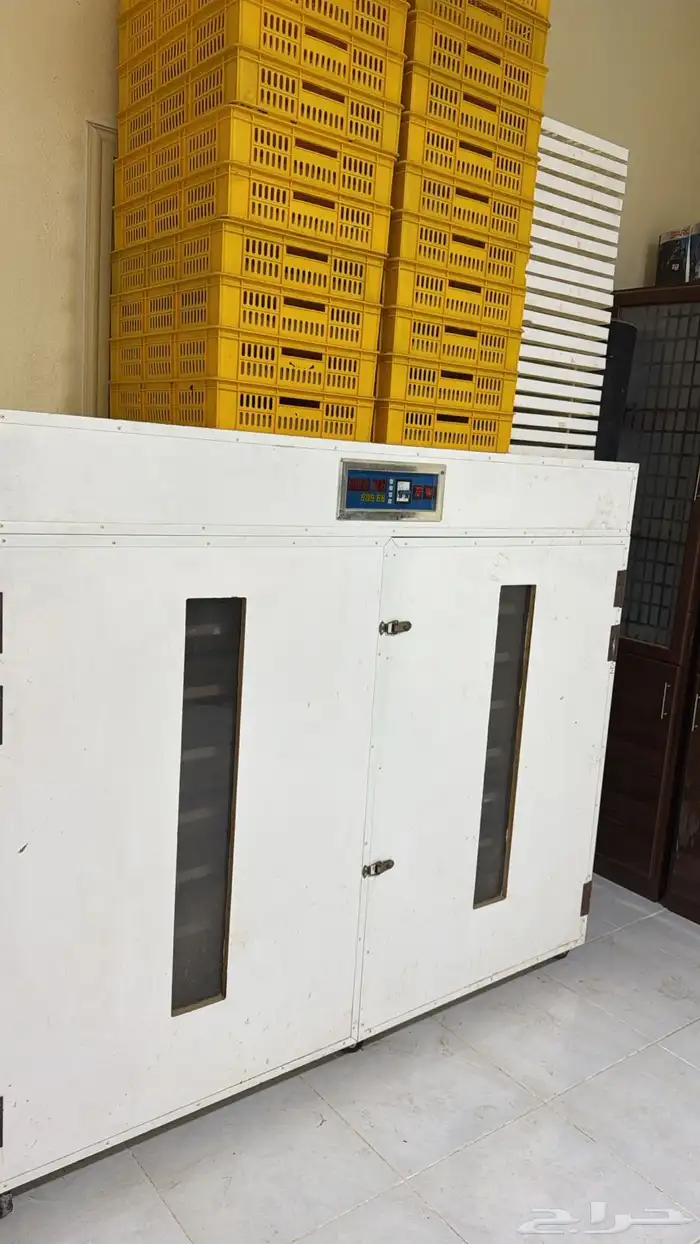 فقاسه للبيع بكامل أغراضها تاخذ تقريبا  1580 2