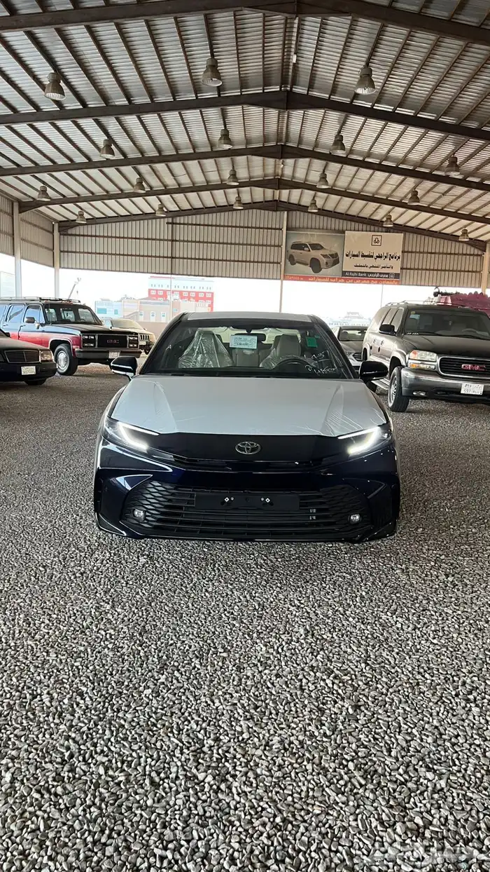 كامري 2025 بنزين E سعودي كحلي 0