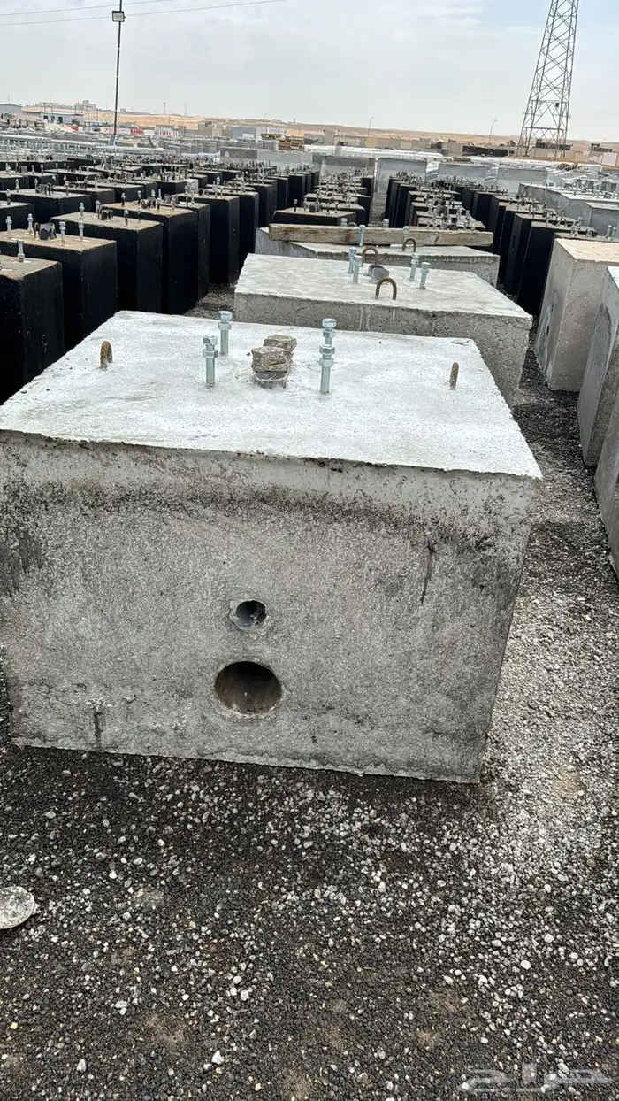 قواعد خرسانية حواجز خرسانية صبات خرسانية 11