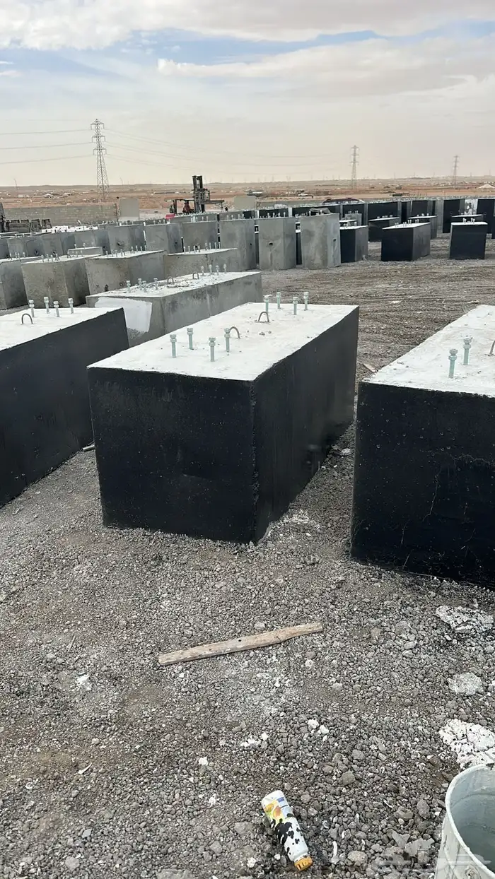 قواعد خرسانية حواجز خرسانية صبات خرسانية 12