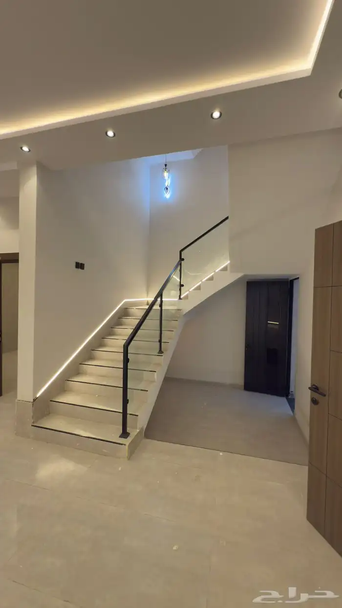 فلة للبيع جديدة الموقع محافظة بحرة 2