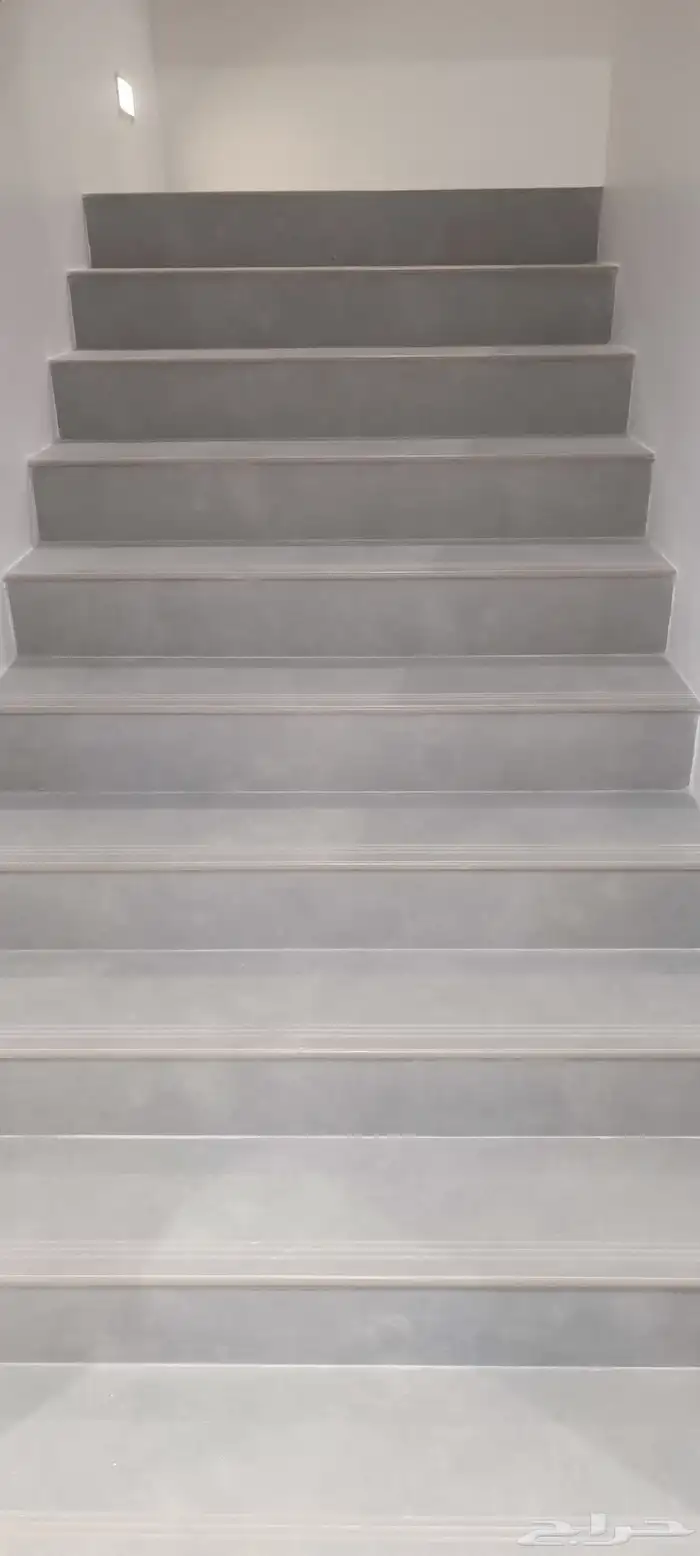 مهندس مدني خريج 2021 لدي خبره بالمملكه ولدي رخصة قيادة 5