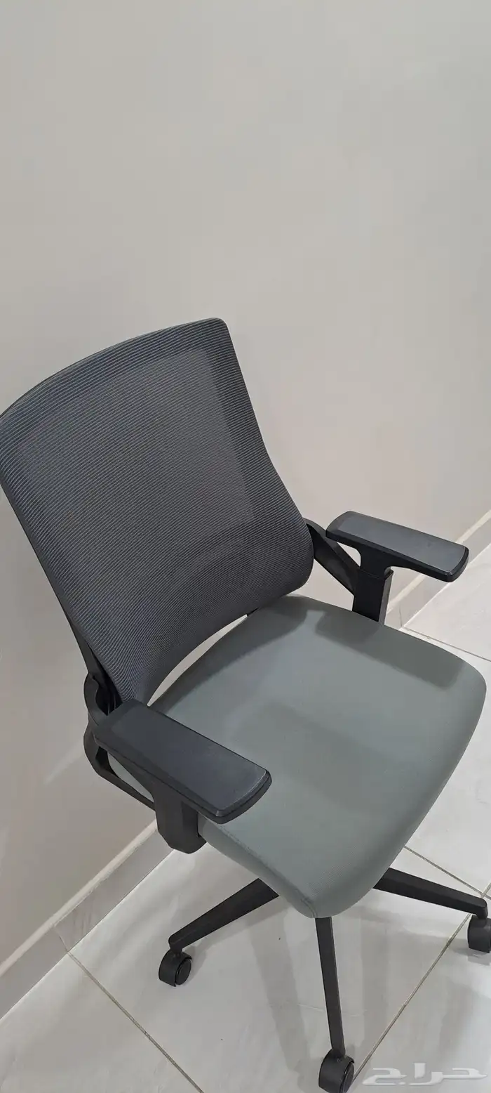 كرسي مكتب شبه جديد مخزن 2