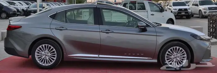 تويوتا كامري 2025 جميع الفئات والالوان 5