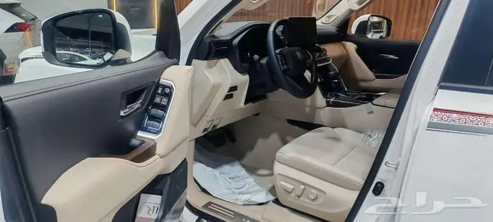 تويوتا لاندكروزر GXR L5 فل كامل خليجي 2025 9