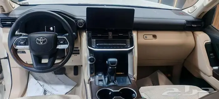 تويوتا لاندكروزر GXR L5 فل كامل خليجي 2025 10