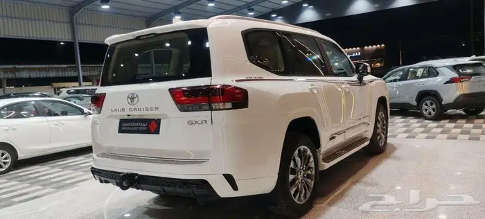 تويوتا لاندكروزر GXR L5 فل كامل خليجي 2025 3