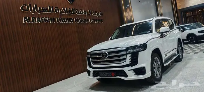 تويوتا لاندكروزر GXR L5 فل كامل خليجي 2025 1