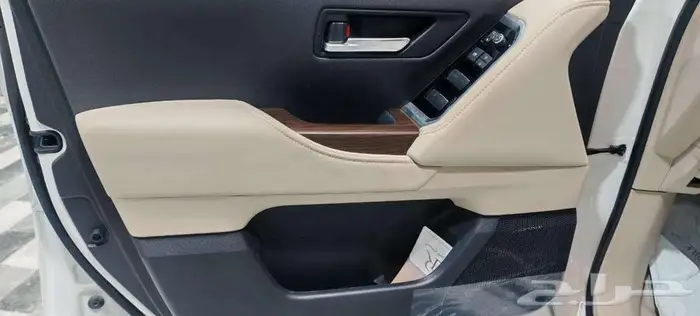 تويوتا لاندكروزر GXR L5 فل كامل خليجي 2025 8