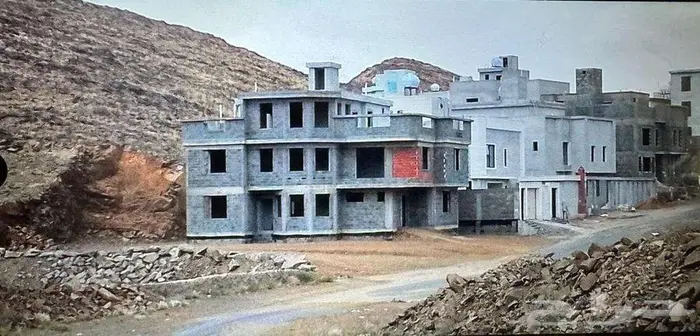 شمال مدينة ابها مخطط السوسن فله للبيع عظم 6