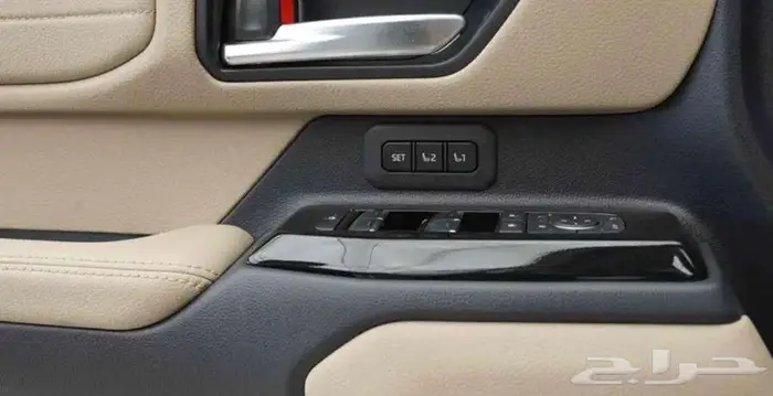 تويوتا برادو فل كامل VXL3 بنزين 2025 15