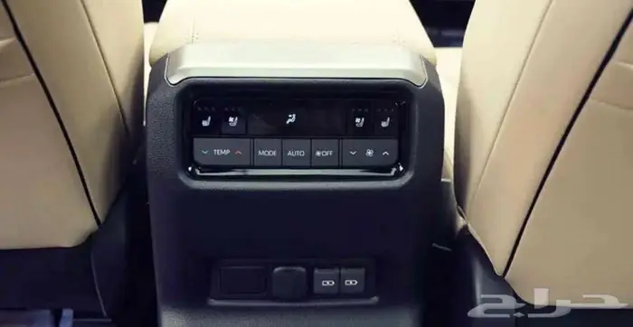 تويوتا برادو فل كامل VXL3 بنزين 2025 8