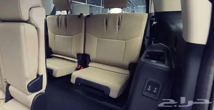 تويوتا برادو فل كامل VXL3 بنزين 2025 17