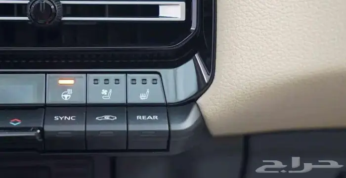 تويوتا برادو فل كامل VXL3 بنزين 2025 14