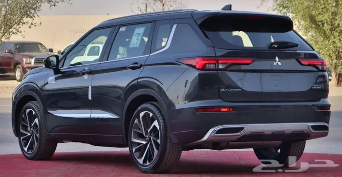 ميتسوبيشي اوتلاندر 2025 جميع الفئات والالوان 3