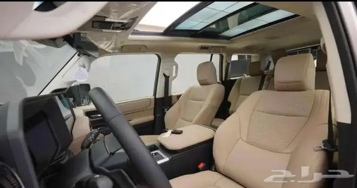 تويوتا برادو فل كامل VXL3 بنزين 2025 16